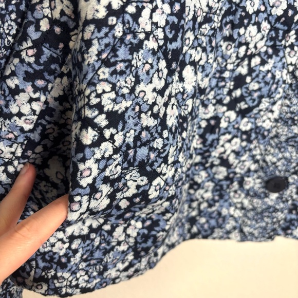 J. Jill Blue Floral Cotton Quilted Button Front Jacket Women’s Medium Cozy Artsy - Picture 5 of 9